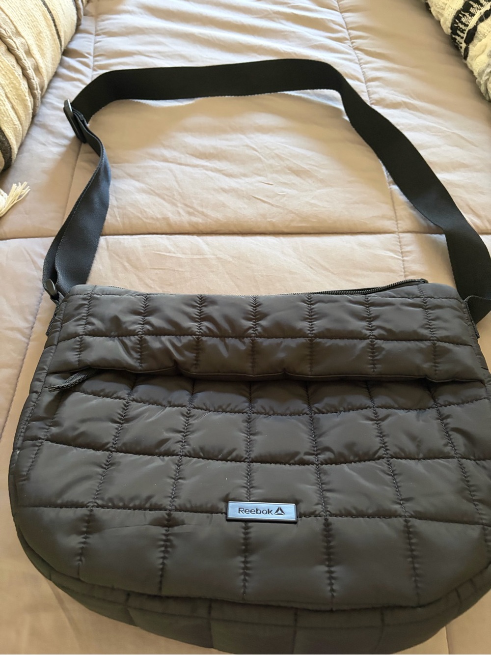 Reebok Quilted Messenger Bag in Black